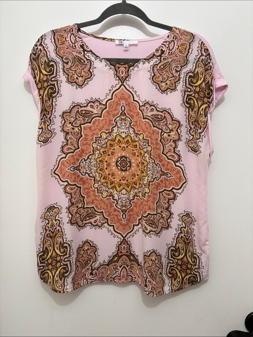 DR2 Sz L Pink Paisley Medallion Short Sleeve Blouse